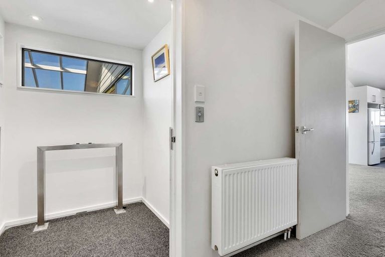 Photo of property in 37 Hikanui Drive, Havelock North, 4130