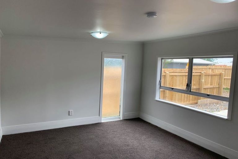 Photo of property in 4 Kapiti Crescent, Titahi Bay, Porirua, 5022