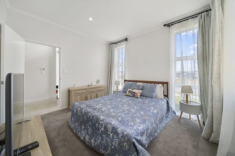 Photo of property in 57 Hayfield Way, Karaka, Papakura, 2113