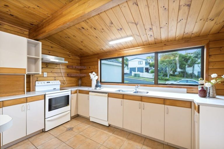 Photo of property in 5 Chardon Place, Henderson, Auckland, 0612