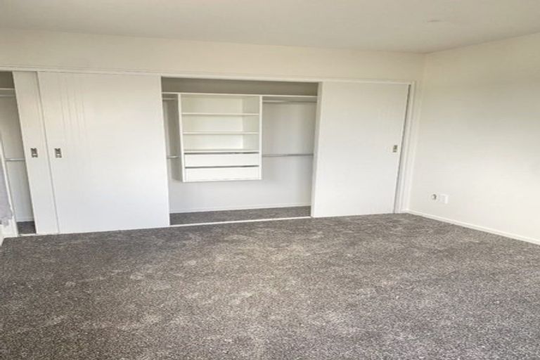 Photo of property in 50b Barbados Drive, Unsworth Heights, Auckland, 0632