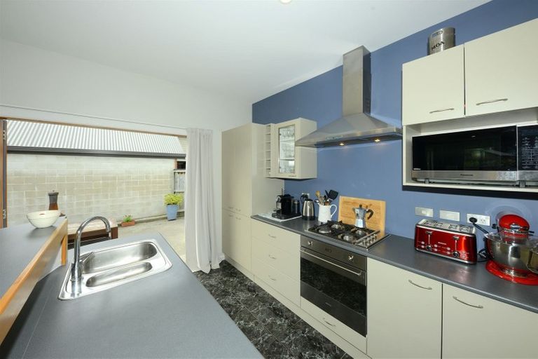 Photo of property in 112 Memorial Avenue, Burnside, Christchurch, 8053