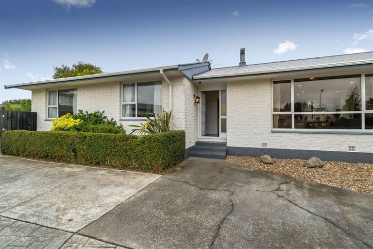 Photo of property in 2 Bidwell Place, Hillmorton, Christchurch, 8025