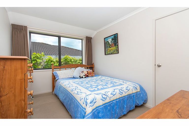 Photo of property in 10 Mccall Drive, Waiuku, 2123