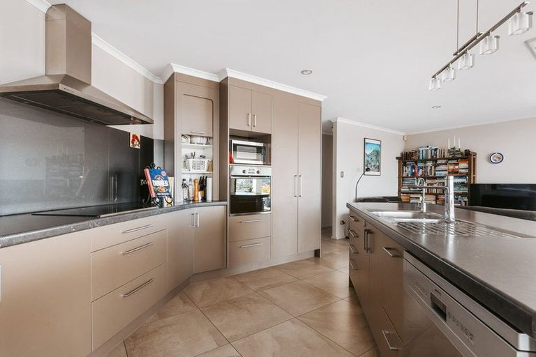 Photo of property in 35 Holyoake Terrace, Omokoroa, 3114