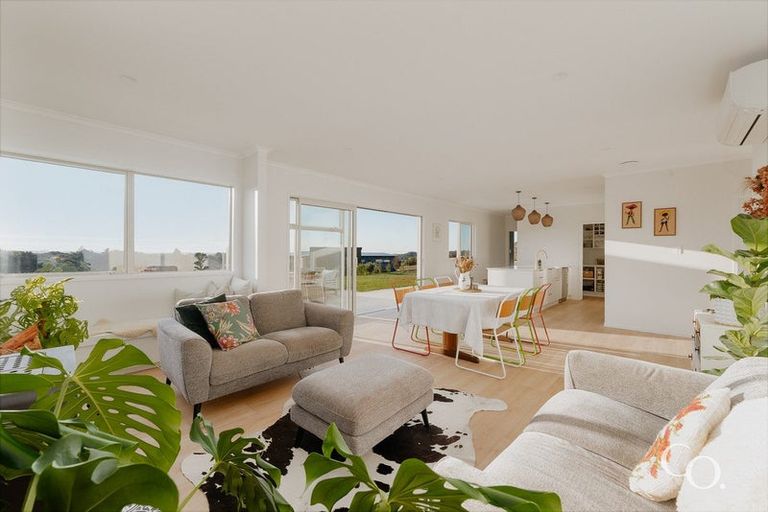 Photo of property in 45 Te Auhi Way, Welcome Bay, Tauranga, 3112