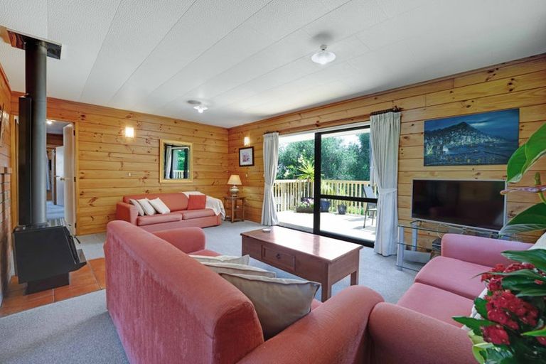 Photo of property in 1/57 Seaview Road, Glenfield, Auckland, 0629