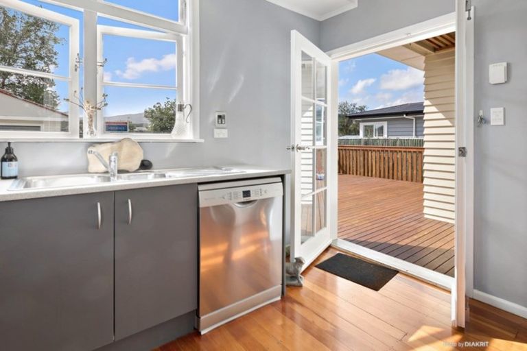 Photo of property in 60 Pine Avenue, Ebdentown, Upper Hutt, 5018