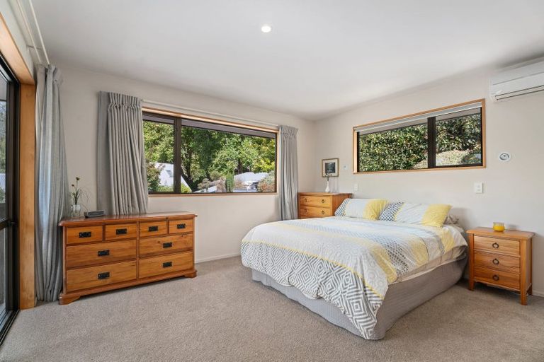 Photo of property in 8 Larch Place, Wanaka, 9305