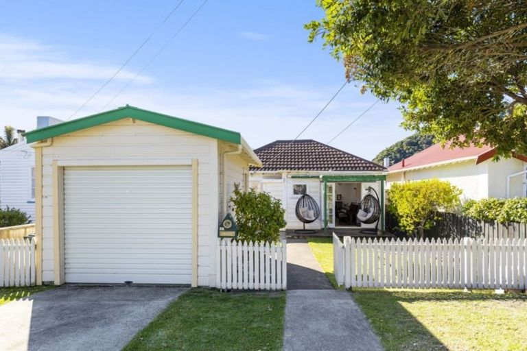 Photo of property in 26 Kauri Street, Eastbourne, Lower Hutt, 5013