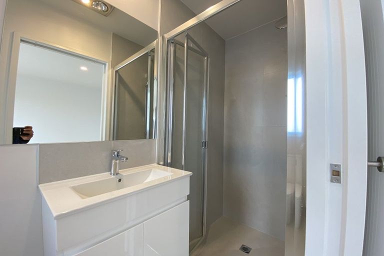 Photo of property in 321e Pakuranga Road, Pakuranga Heights, Auckland, 2010