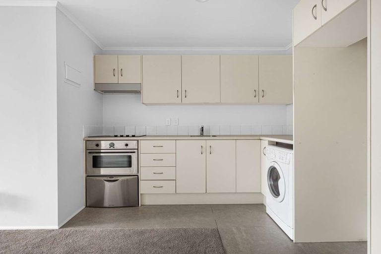 Photo of property in 10d/30 Westward Ho, Glen Eden, Auckland, 0602