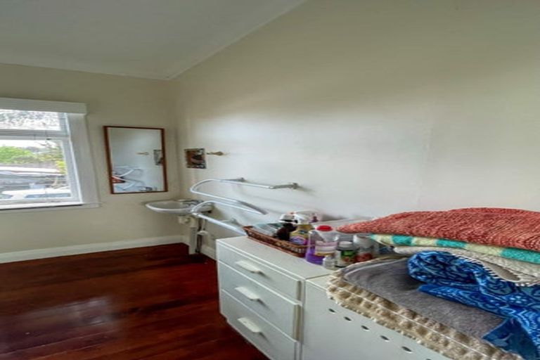 Photo of property in 87d Kaurilands Road, Titirangi, Auckland, 0604