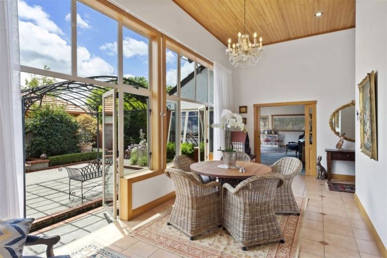 Photo of property in 20 Fernwater Place, Flagstaff, Hamilton, 3210