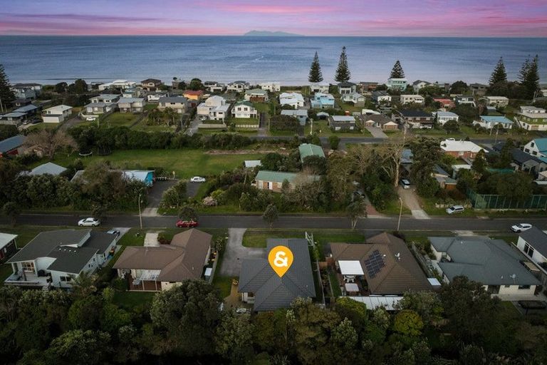 Photo of property in 15 Ian Place, Waihi Beach, 3611