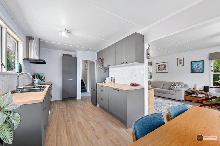 Photo of property in 17 Park Road, Belmont, Lower Hutt, 5010