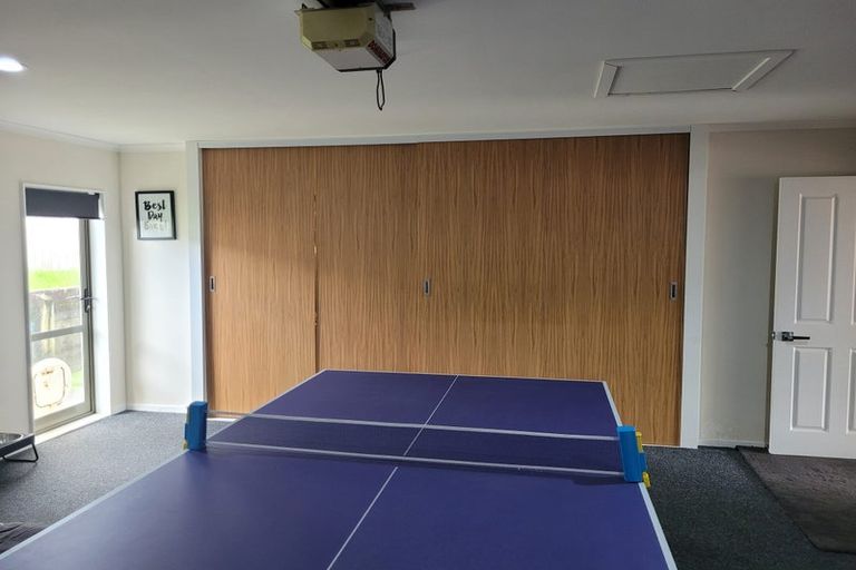 Photo of property in 17 Fleetwood Drive, Henderson, Auckland, 0612