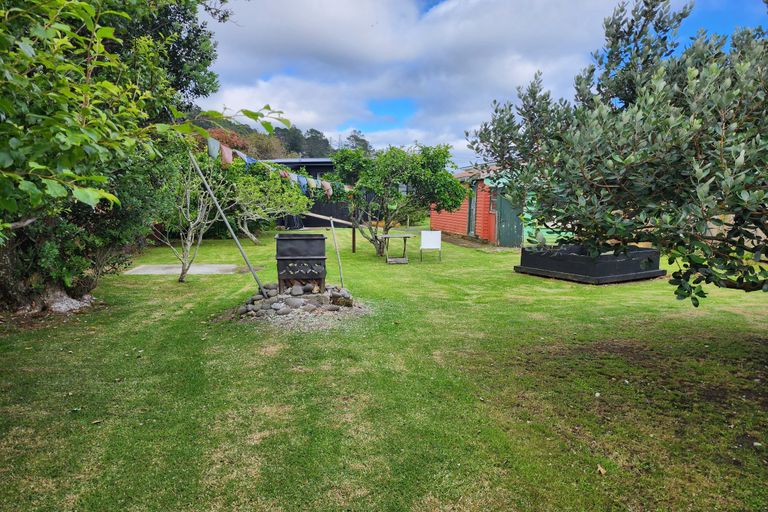 Photo of property in 60 Carey Road, Port Charles, Coromandel, 3584