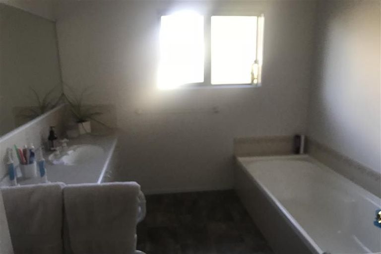 Photo of property in 13 Knightsbridge Place, Taradale, Napier, 4112