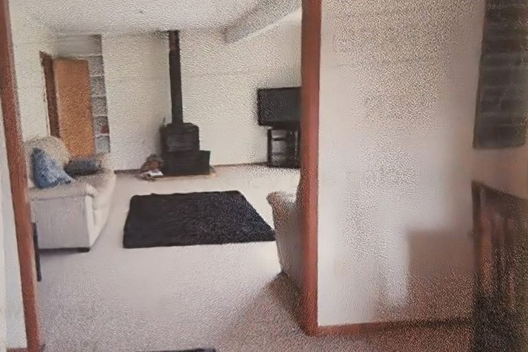 Photo of property in 10 Iona Street, Lawrence, 9532