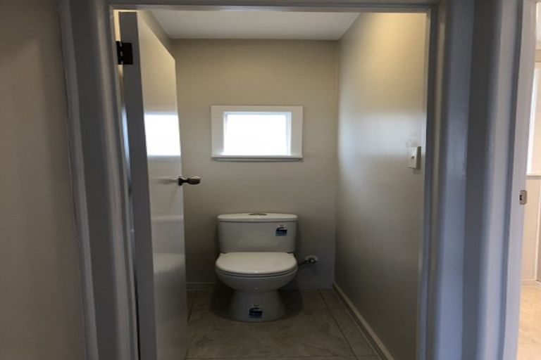 Photo of property in 3 Christina Avenue, Te Atatu South, Auckland, 0602