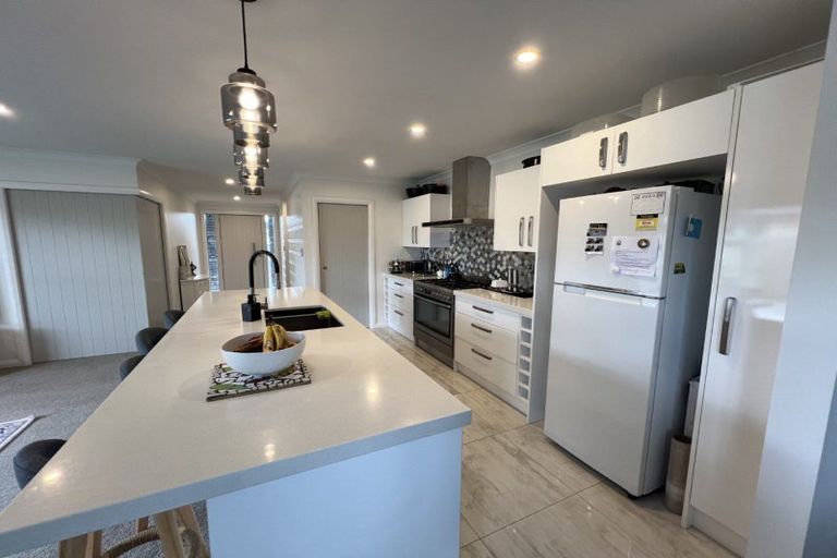 Photo of property in 89 Johnstone Drive, Fitzherbert, Palmerston North, 4410