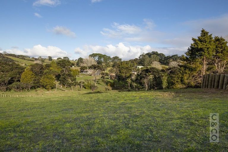 Photo of property in 114 Solan Drive, Waimauku, 0812