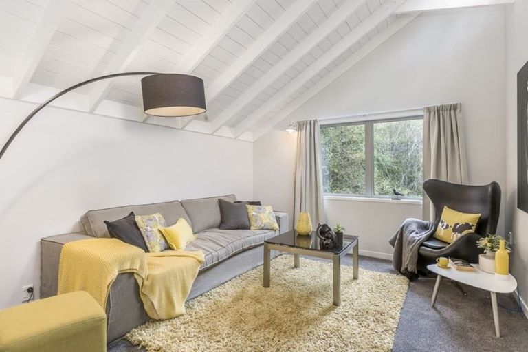 Photo of property in 77 Park Hill Road, Birkenhead, Auckland, 0626