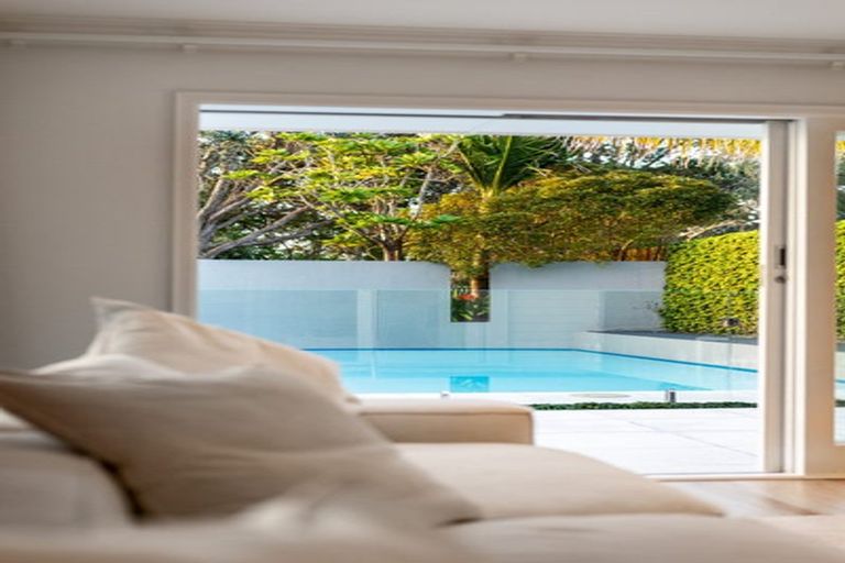 Photo of property in 32 Raymond Street, Point Chevalier, Auckland, 1022