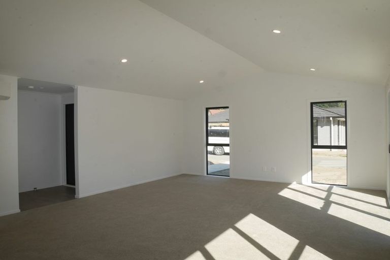 Photo of property in 13 Rongomau Lane, Raumati South, Paraparaumu, 5032