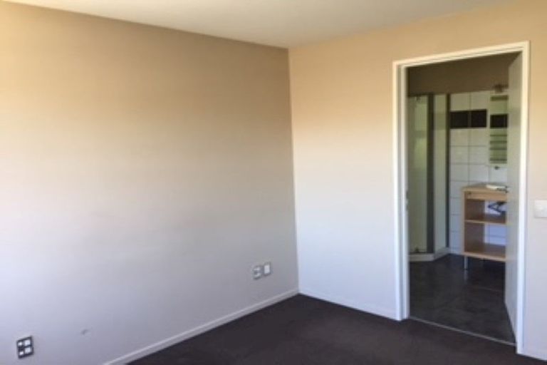 Photo of property in 14 Defoe Place, Waltham, Christchurch, 8023