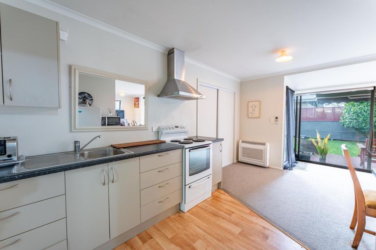 Photo of property in 19 Oxford Street, West End, Timaru, 7910
