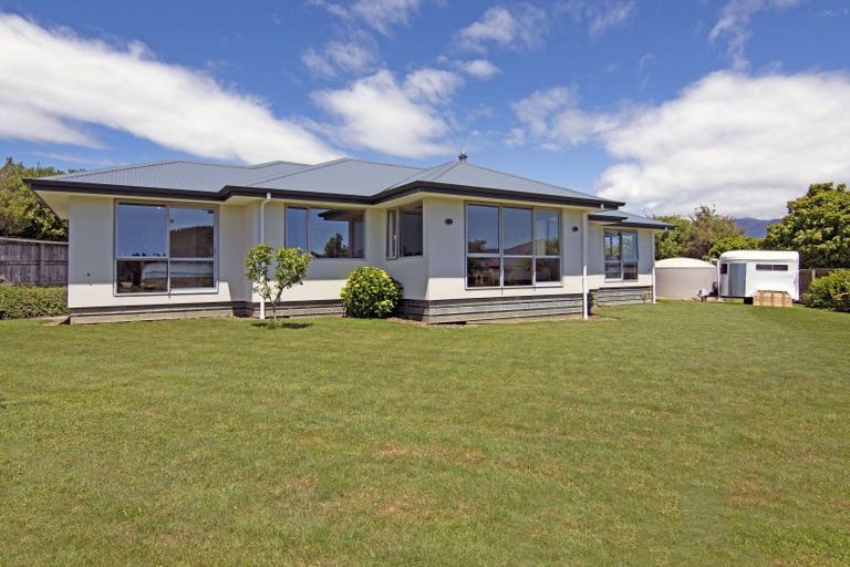 Photo of property in 15 Arapeta Place, Takaka, 7110