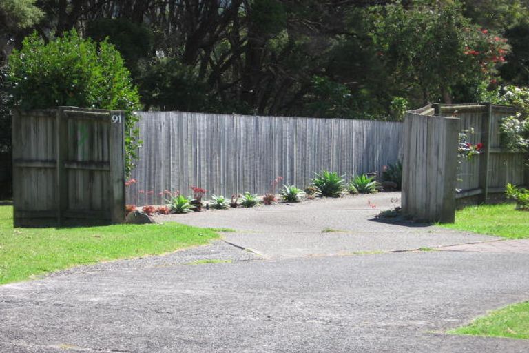 Photo of property in 91 Cliff View Drive, Green Bay, Auckland, 0604