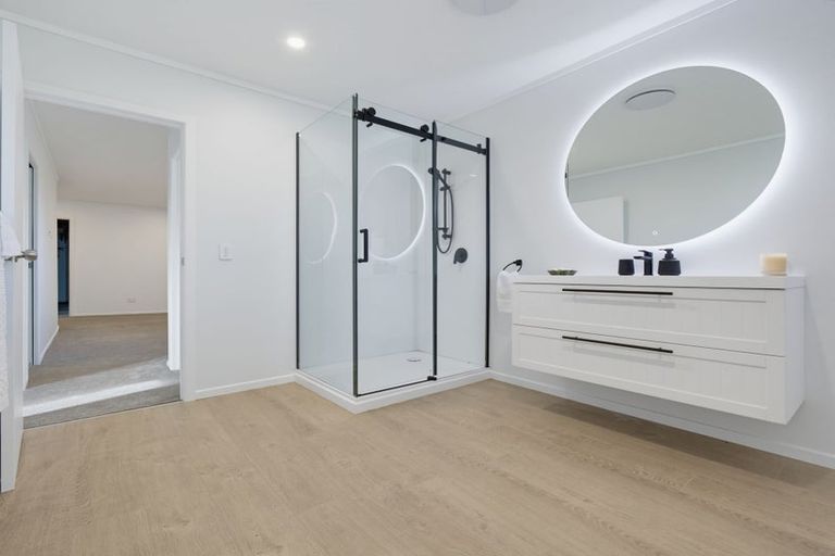 Photo of property in 6 Lee Road, Hannahs Bay, Rotorua, 3010