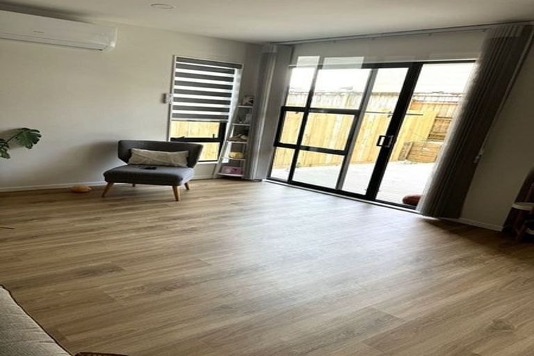 Photo of property in 14 Mander Place, Bucklands Beach, Auckland, 2012