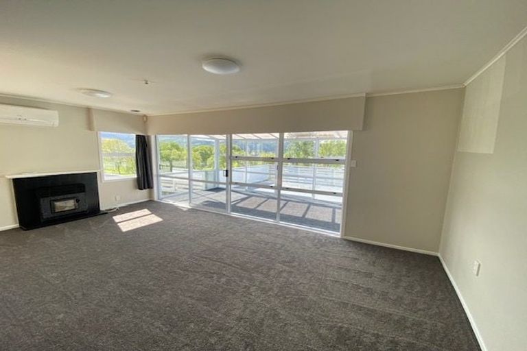 Photo of property in 216a Waddington Drive, Naenae, Lower Hutt, 5011