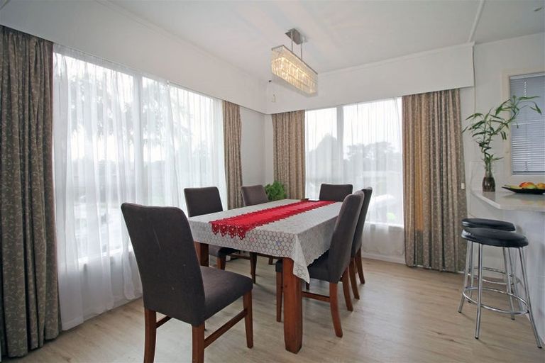 Photo of property in 107 Grande Vue Road, Hillpark, Auckland, 2102