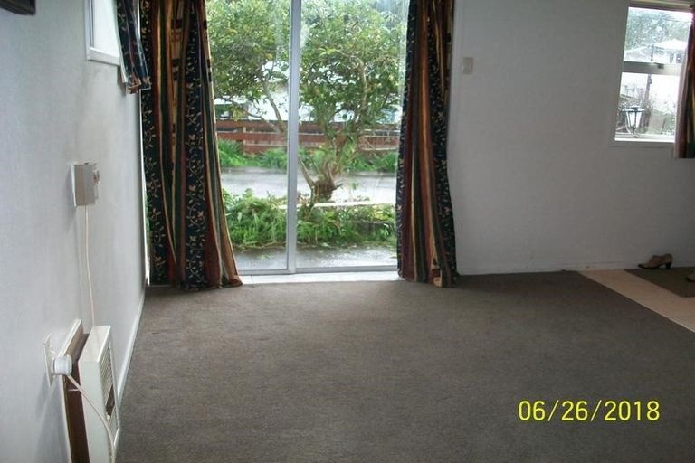 Photo of property in 40 Tomo Street, New Lynn, Auckland, 0600