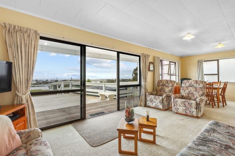 Photo of property in 18 Cullen Street, Mangawhai Heads, Mangawhai, 0505