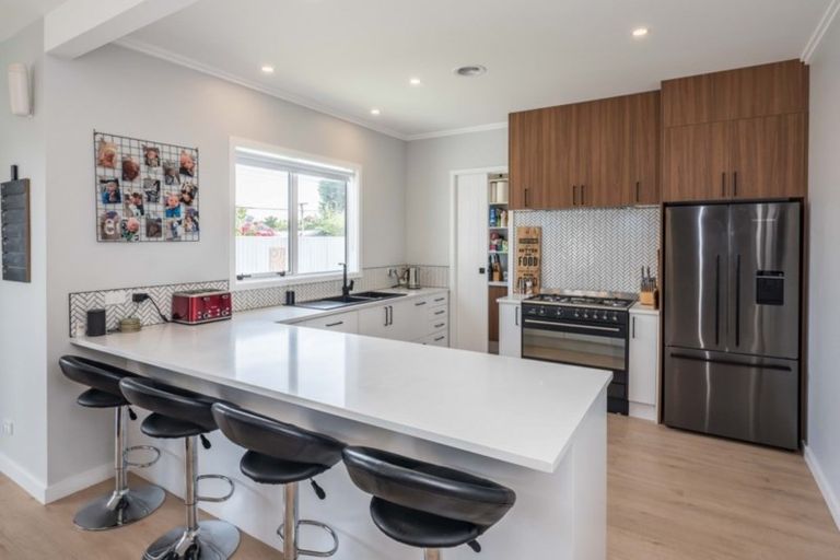 Photo of property in 316a Te Moana Road, Waikanae, 5036