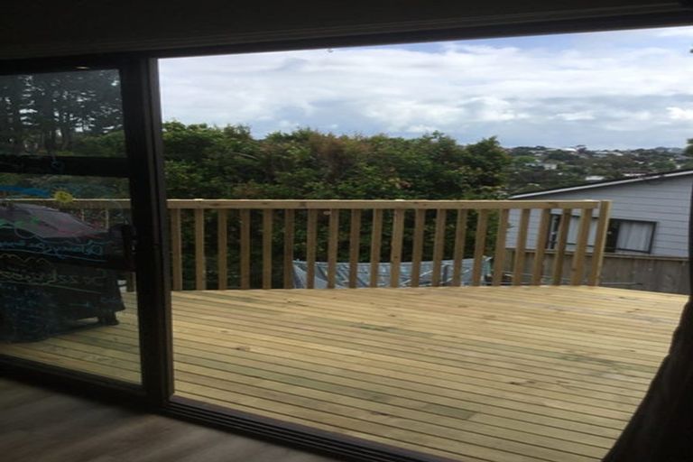 Photo of property in 1/593 Glenfield Road, Totara Vale, Auckland, 0629