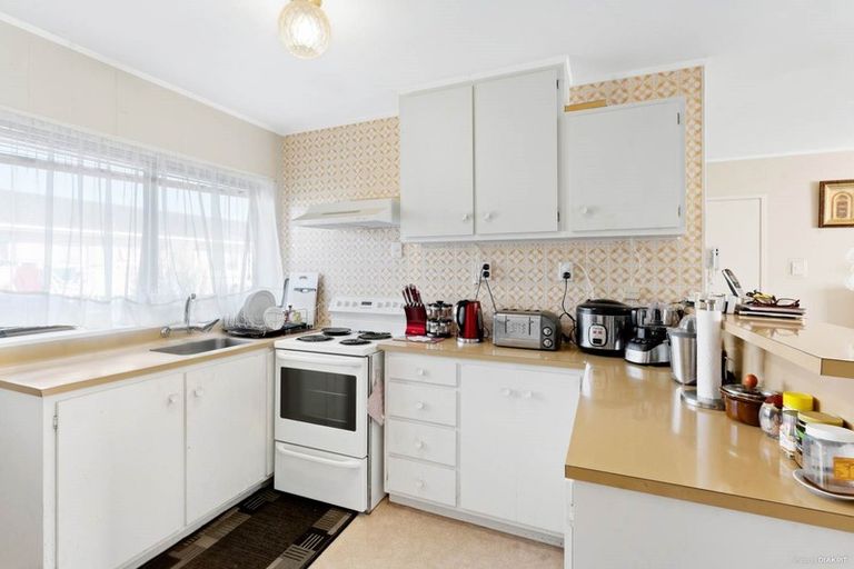 Photo of property in 1/30 Ballater Place, Highland Park, Auckland, 2010