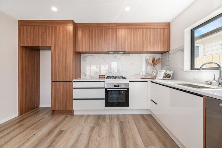 Photo of property in 76b Borich Road, Sunnyvale, Auckland, 0612