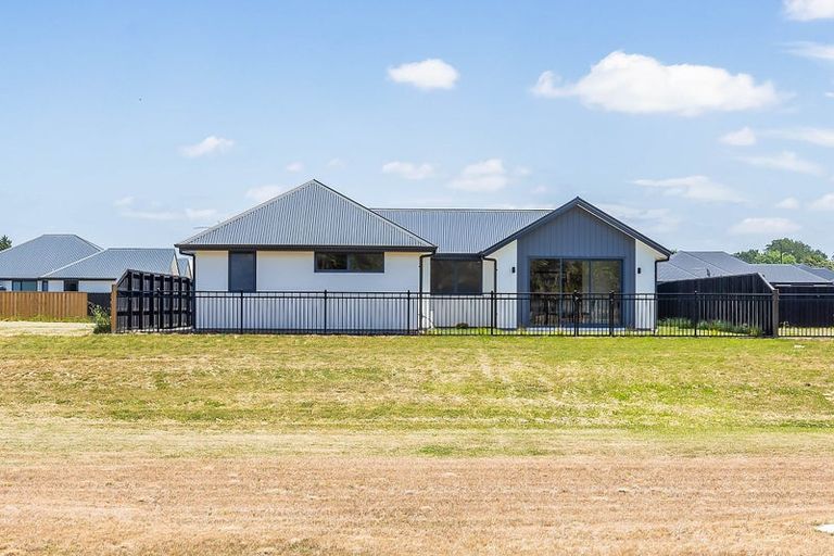Photo of property in 20 Inch Crescent, Rangiora, 7400