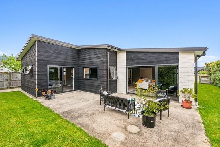 Photo of property in 35 Gallipoli Place, Paraparaumu, 5032