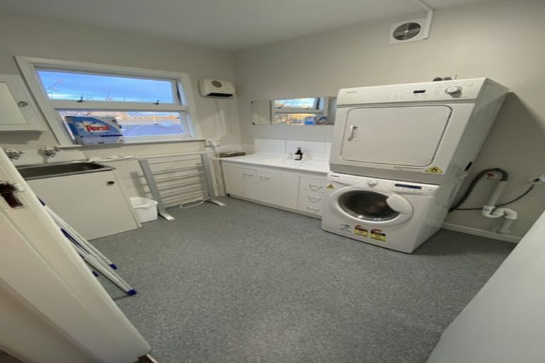 Photo of property in 124 Wairakei Road, Bryndwr, Christchurch, 8053