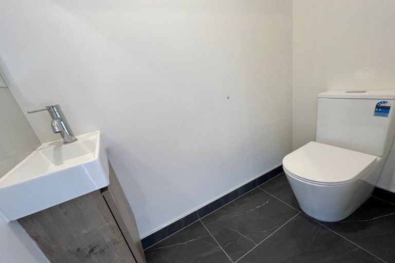 Photo of property in 33 Jabuka Street, Glen Eden, Auckland, 0602