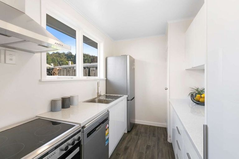 Photo of property in 6 Wainhouse Street, Stokes Valley, Lower Hutt, 5019