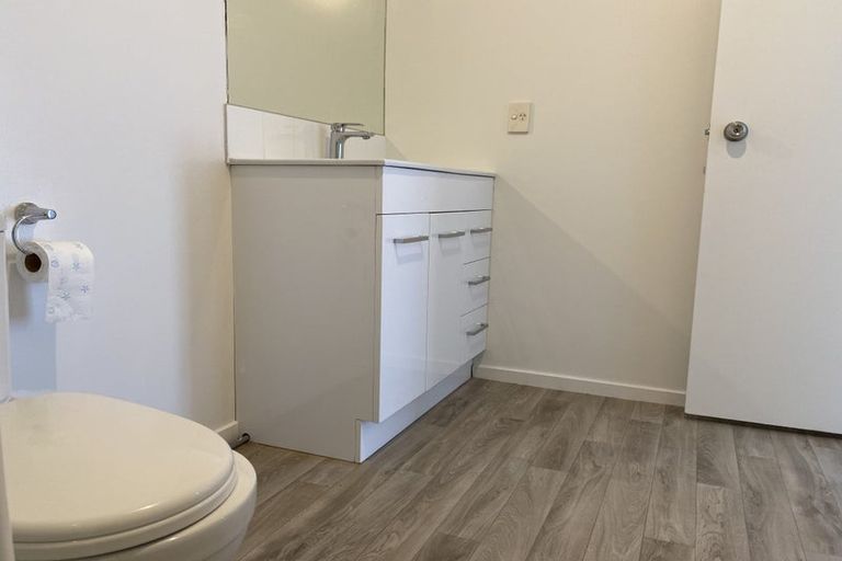 Photo of property in 324 West Coast Road, Glen Eden, Auckland, 0602